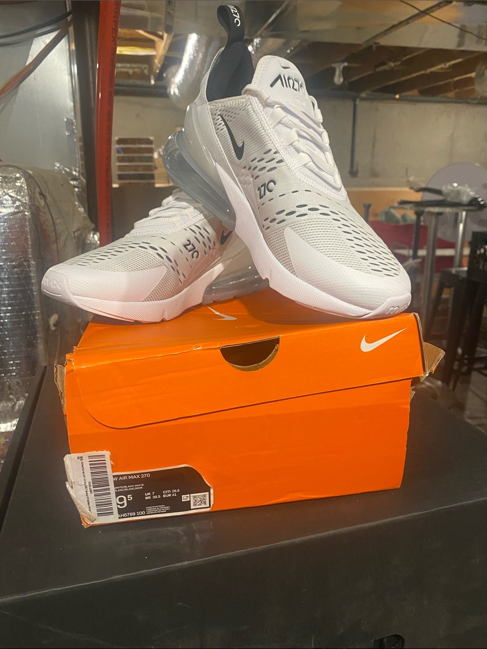 Nike Air Max 270 White/Grey Lightweight Athletic Sneakers